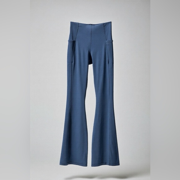 Offline By Aerie Blue Flare Leggings With Side Pockets - Picture 2 of 4